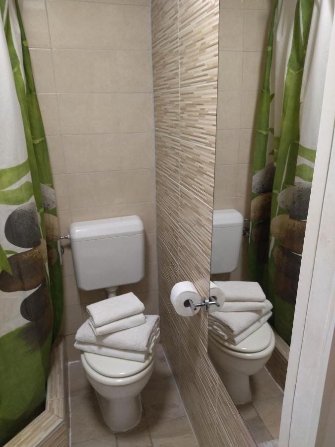 Tiny Studio In City Center Stone House สปลิท ภายนอก รูปภาพ