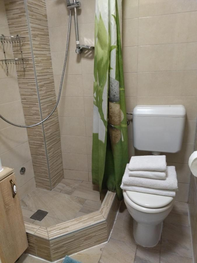 Tiny Studio In City Center Stone House สปลิท ภายนอก รูปภาพ