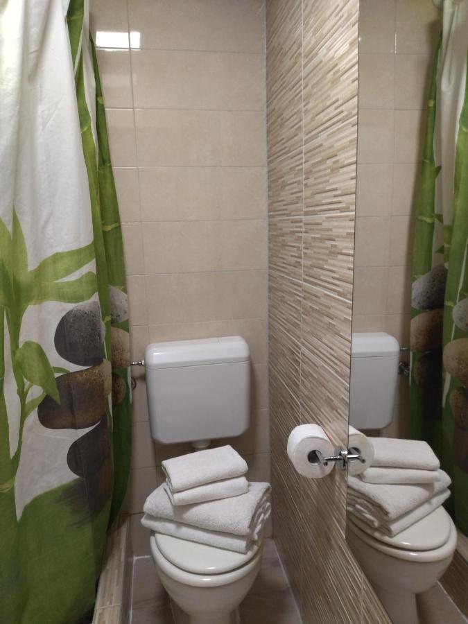 Tiny Studio In City Center Stone House สปลิท ภายนอก รูปภาพ