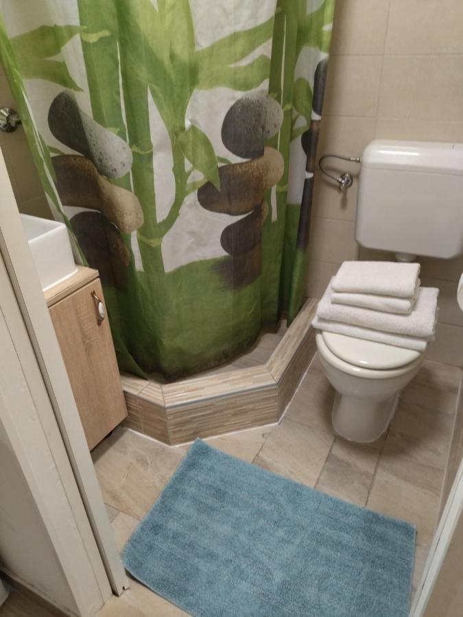 Tiny Studio In City Center Stone House สปลิท ภายนอก รูปภาพ