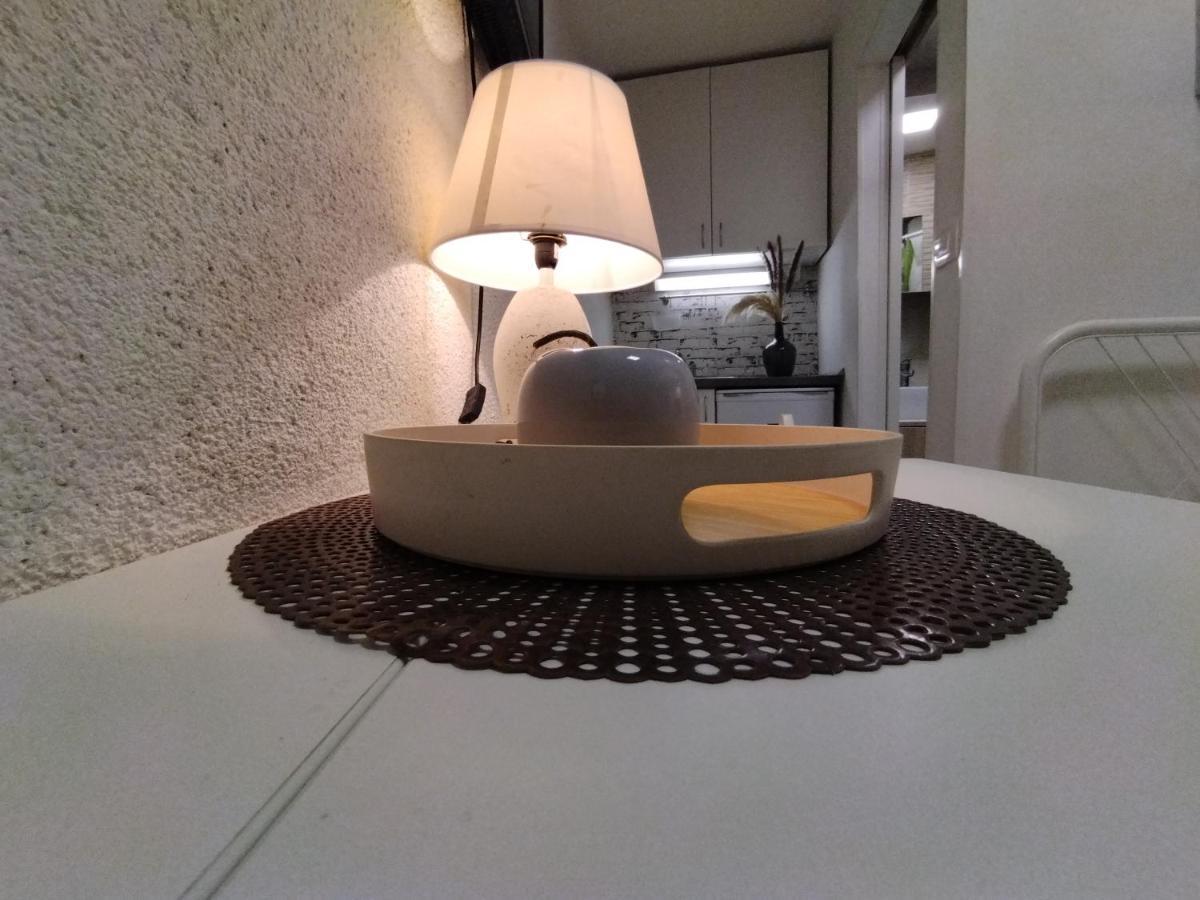 Tiny Studio In City Center Stone House สปลิท ภายนอก รูปภาพ
