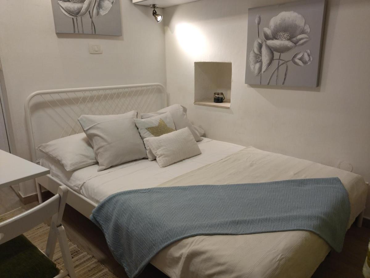 Tiny Studio In City Center Stone House สปลิท ภายนอก รูปภาพ