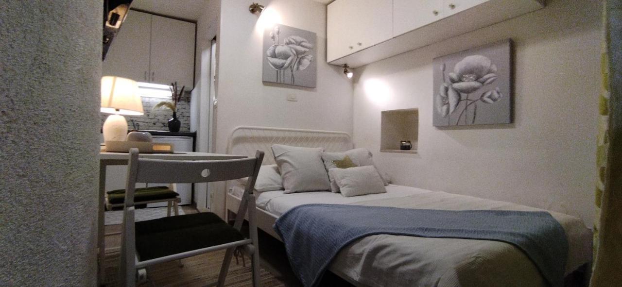 Tiny Studio In City Center Stone House สปลิท ภายนอก รูปภาพ